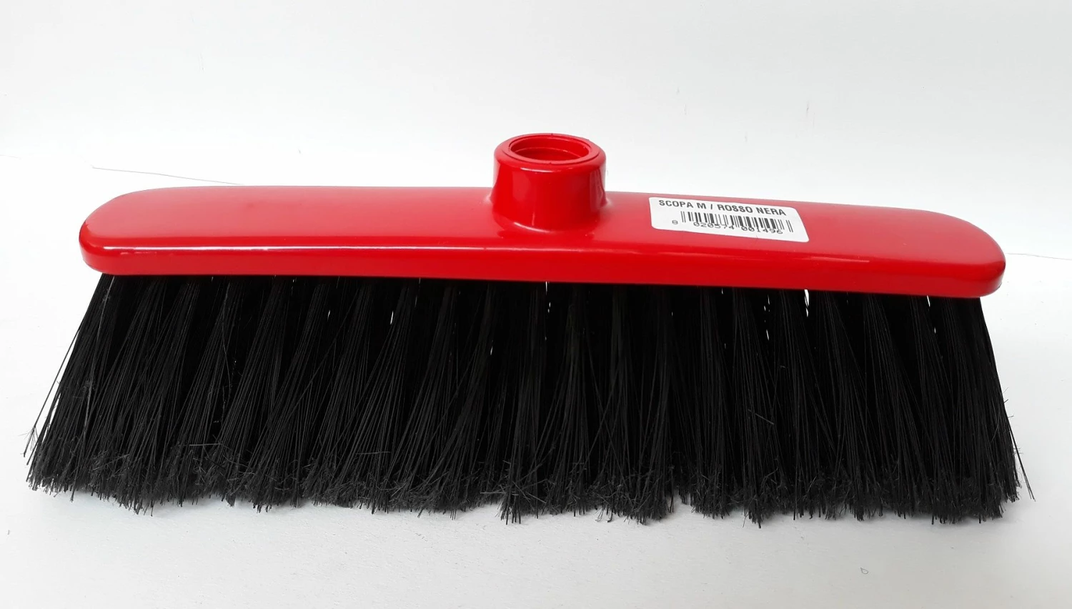 SCOPA CON SETOLE NERE 8 CM 1 SCOPA CON SETOLE NERE 8 CM